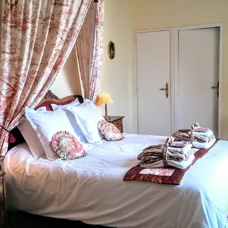 Manoir De Vilaines * Varennes (Vienne)