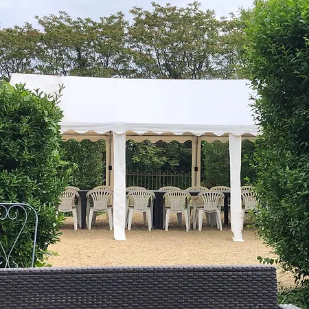 Pensjonat Manoir De Vilaines *
