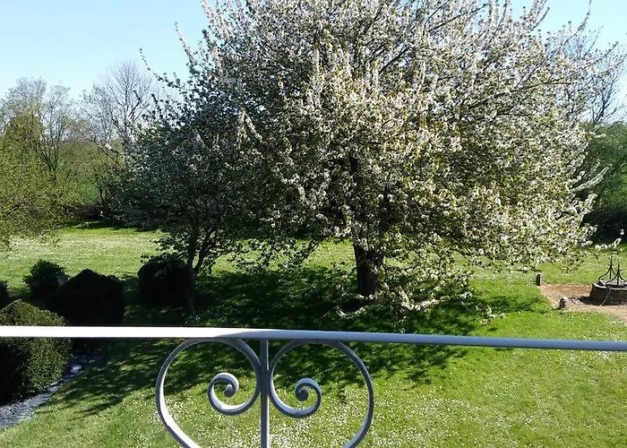 Manoir De Vilaines * Varennes (Vienne)