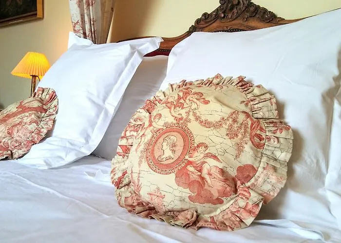 Manoir De Vilaines * Varennes (Vienne)