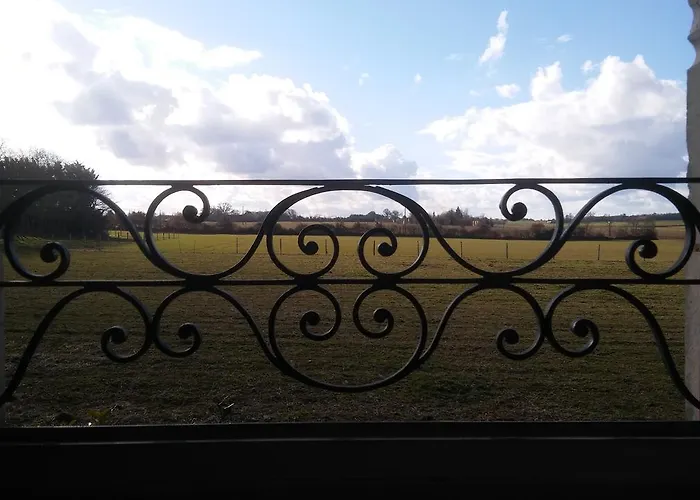 Manoir De Vilaines * Varennes (Vienne)